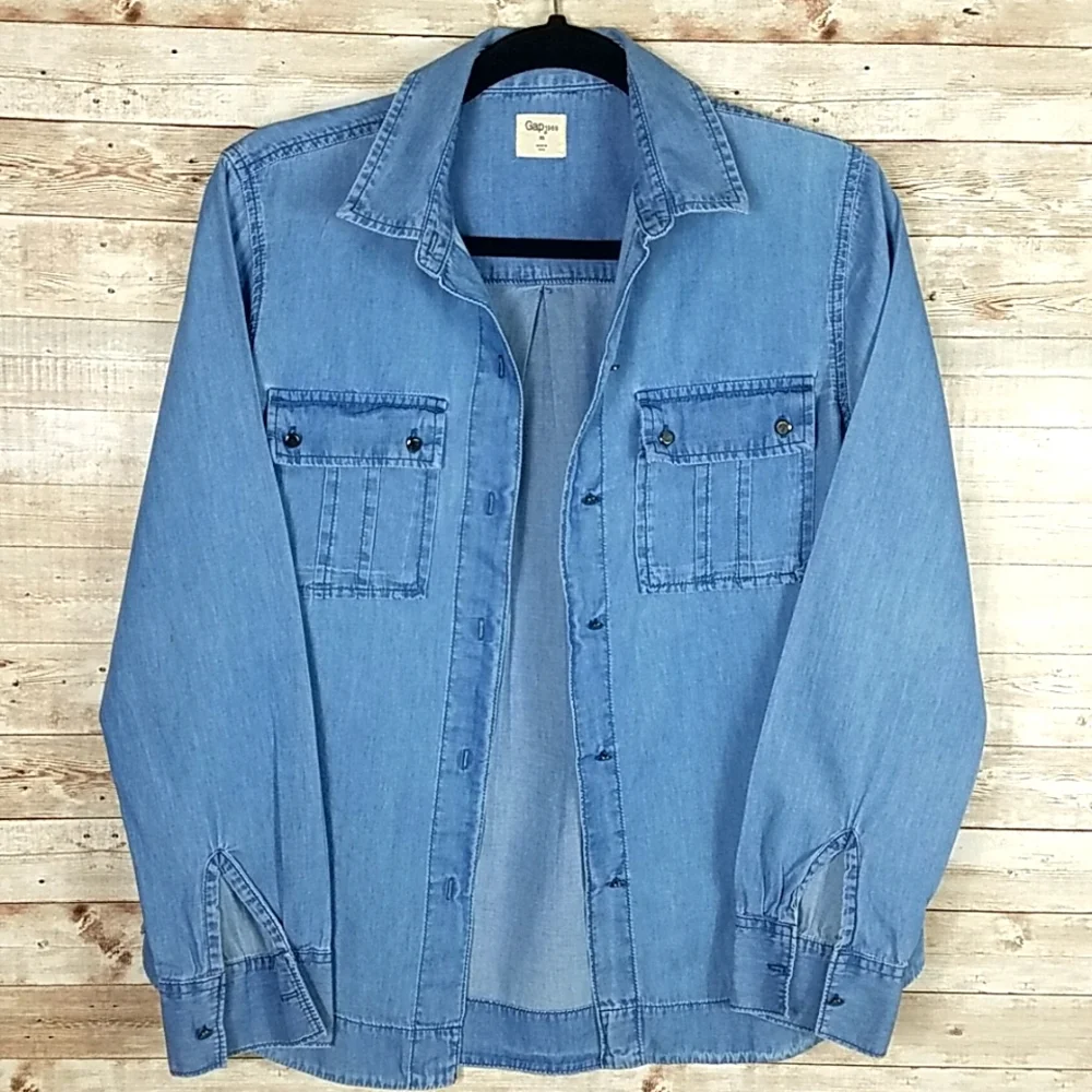 Gap 1969, 0243, Denim button down shirt light wash, Sz XS - Picture 1 of 6